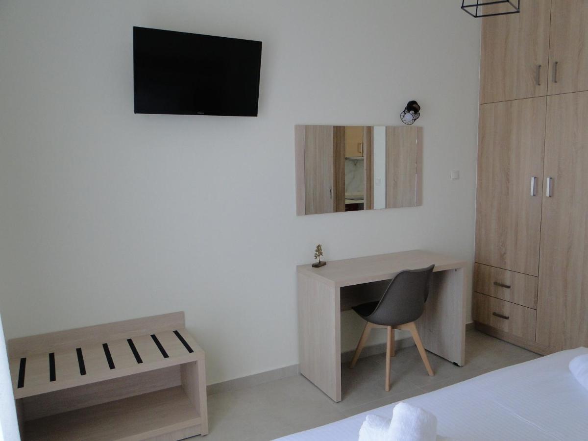 Chrysanthe'S Apartments No2 Poros Town 外观 照片