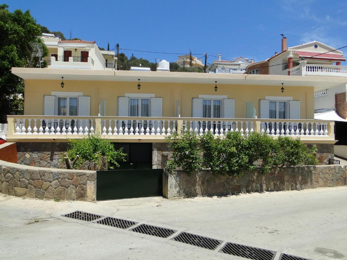 Chrysanthe'S Apartments No2 Poros Town 外观 照片