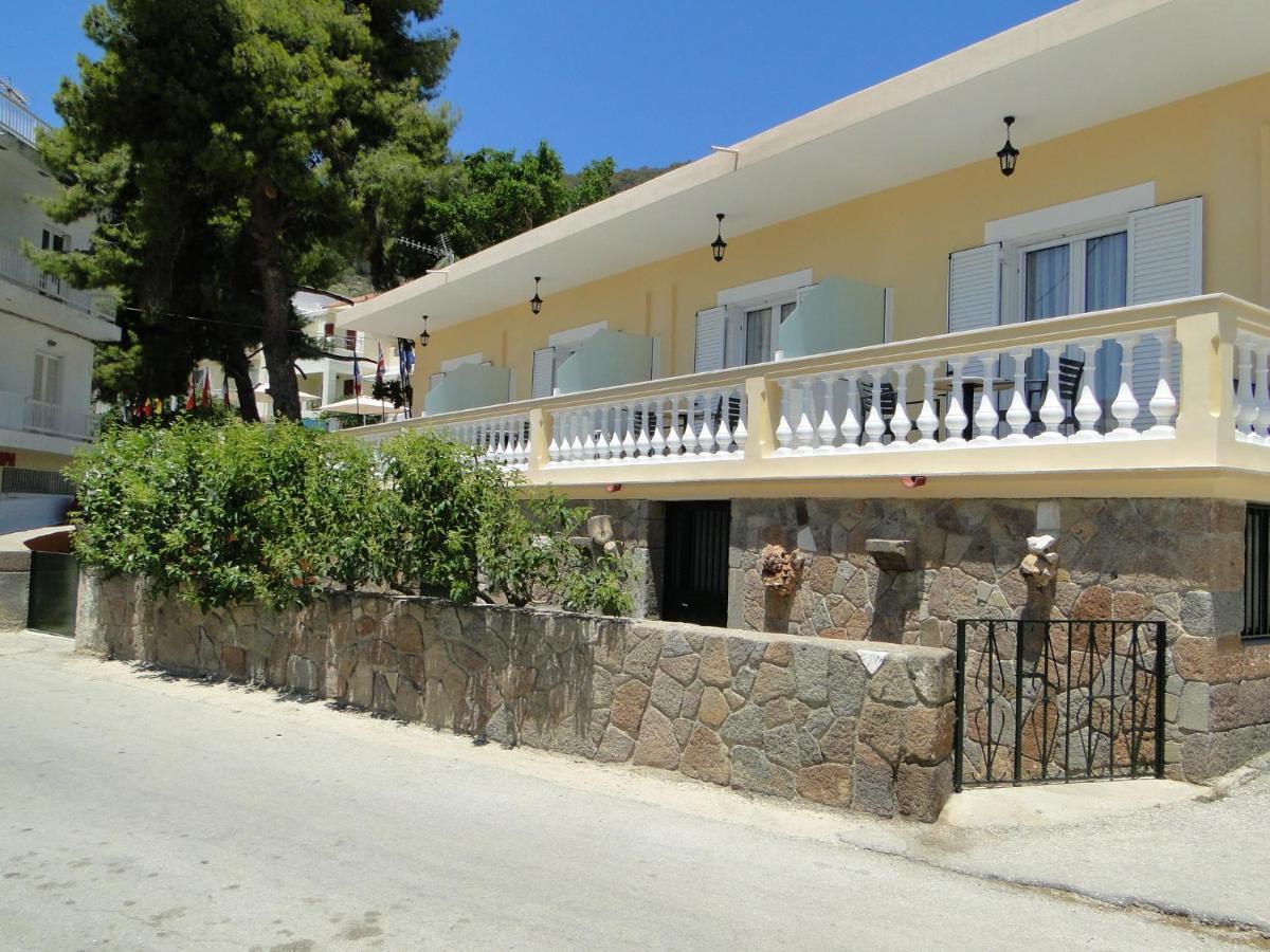 Chrysanthe'S Apartments No2 Poros Town 外观 照片
