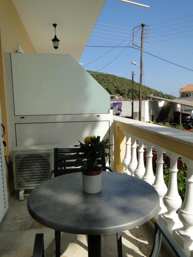 Chrysanthe'S Apartments No2 Poros Town 外观 照片